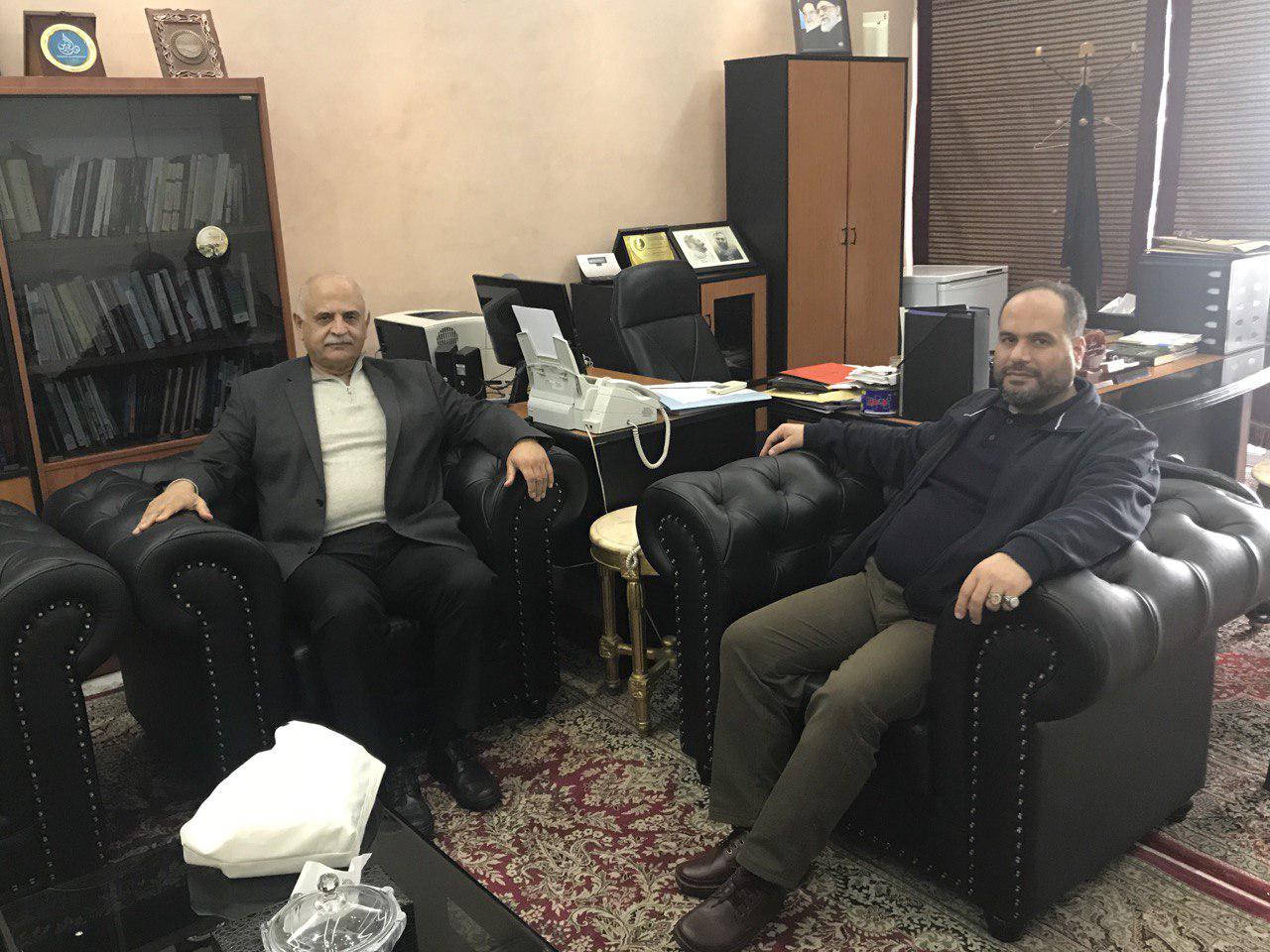 العميد المتقاعد الياس فرحات حل ضيفا على مركز باحث للدراسات وكان في استقباله رئيس المركز البروفيسور يوسف نصرالله